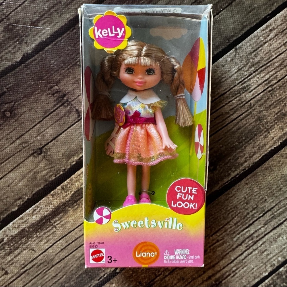 🍬 Vintage Barbie Kelly Sweetsville Doll with Orange and Pink Dress